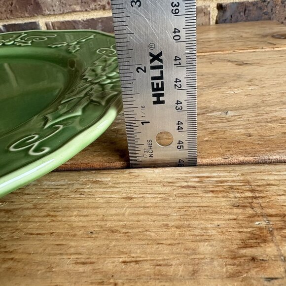 Disney Hidden Mickey Christmas Holly Green Chop Plate 12.5 in - Picture 9 of 9